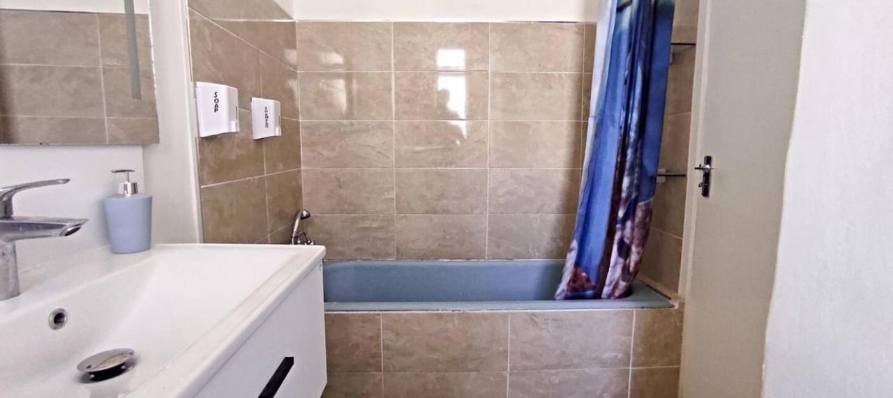 Sea View 2 Bedroom Apartment Marsaskala Extérieur photo