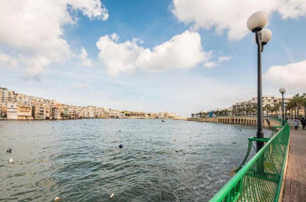 Sea View 2 Bedroom Apartment Marsaskala Extérieur photo